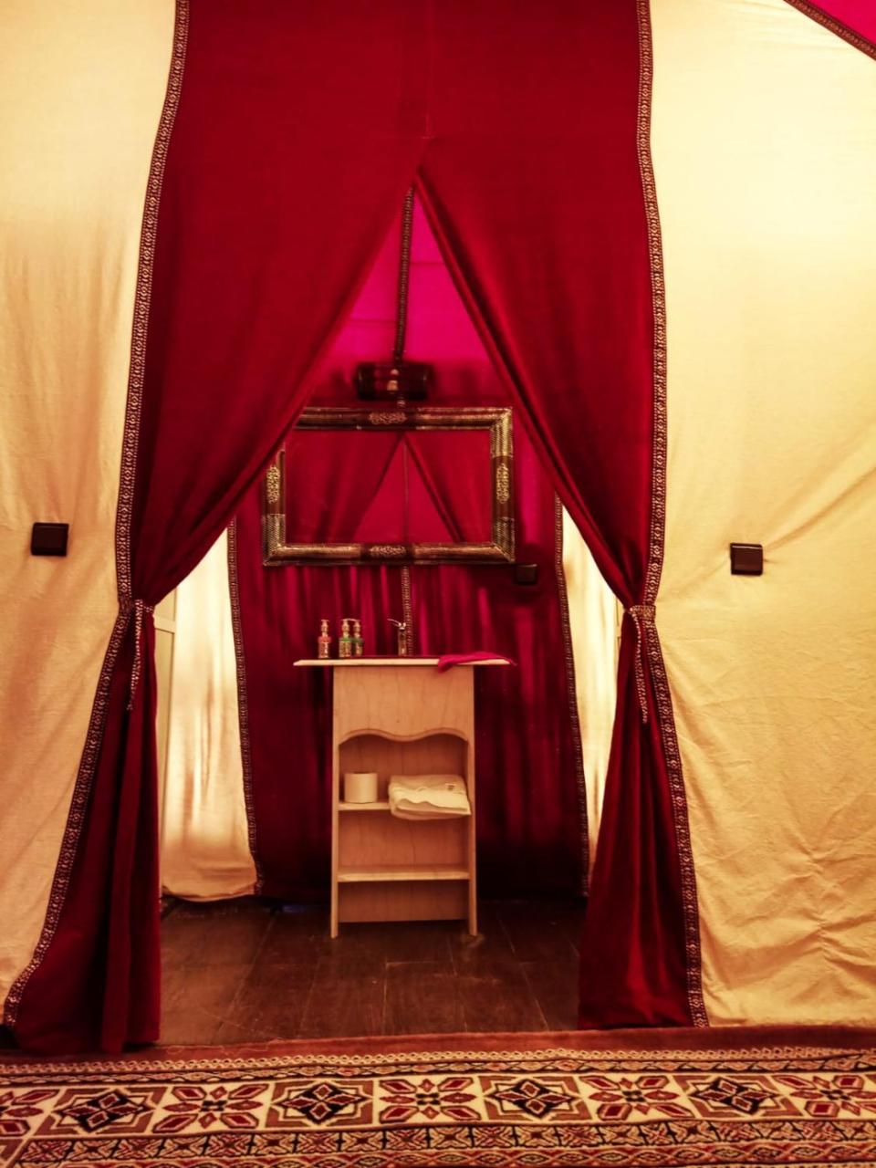 Sahara Majestic Luxury Camp Hotel Merzouga Exterior photo A sukkah