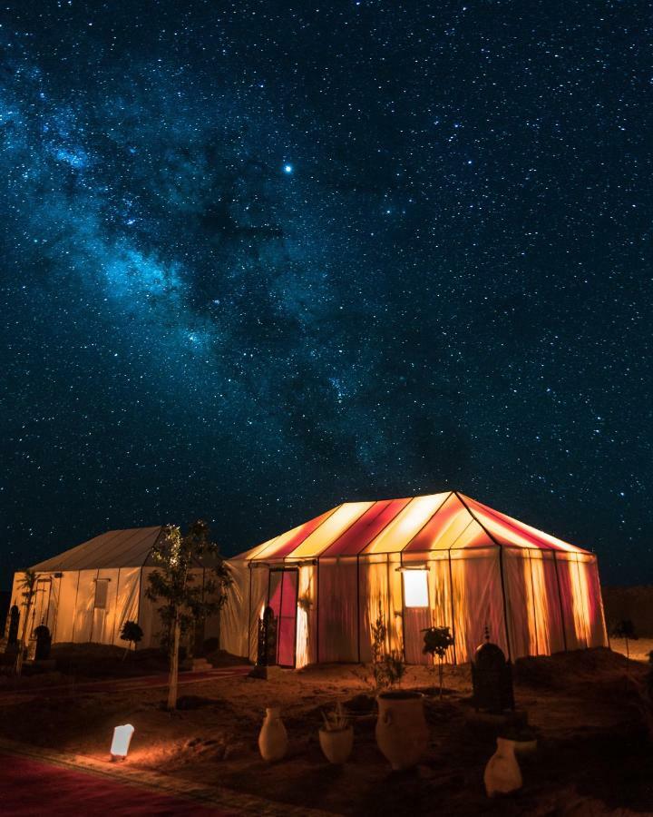Sahara Majestic Luxury Camp Hotel Merzouga Exterior photo A Berber tent in the Sahara