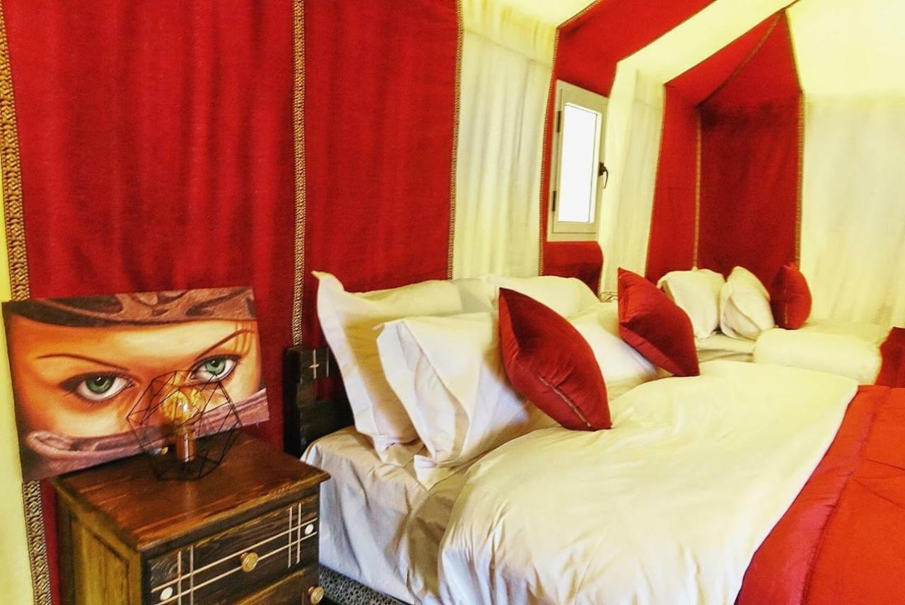 Sahara Majestic Luxury Camp Hotel Merzouga Exterior photo A bedroom at the hotel