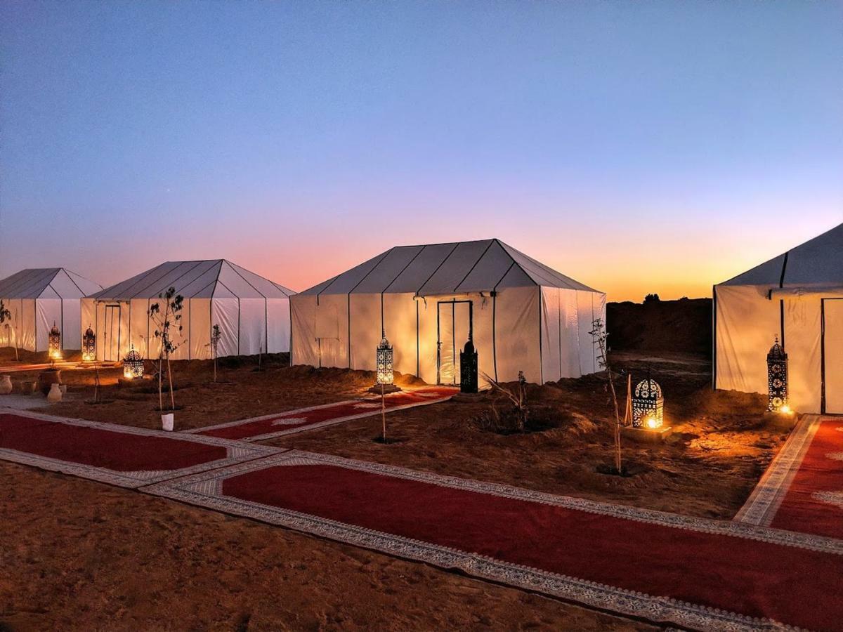 Sahara Majestic Luxury Camp Hotel Merzouga Exterior photo Desert camp in the Sahara