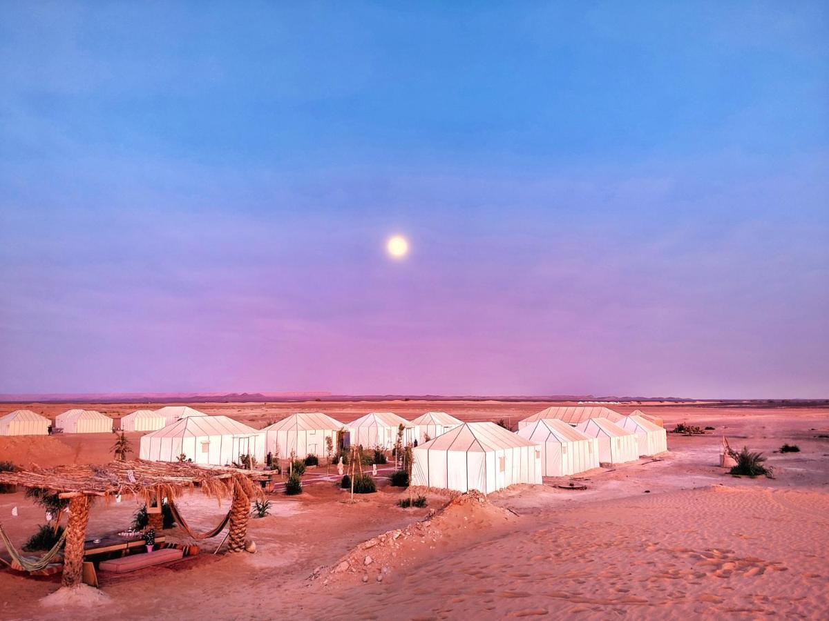 Sahara Majestic Luxury Camp Hotel Merzouga Exterior photo A desert camp in the Sahara